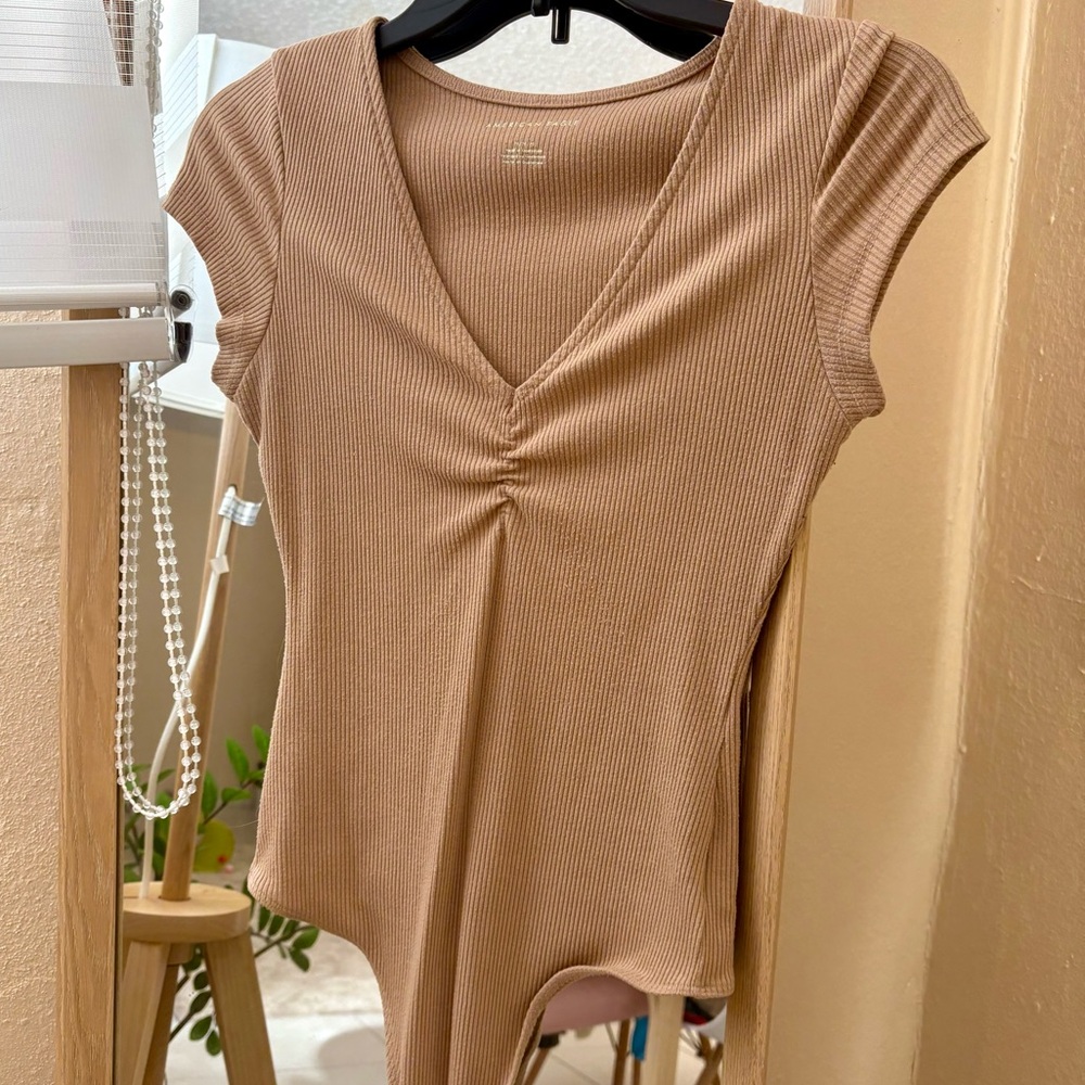 AMERICAN EAGLE TAN BODYSUIT 🧸✨